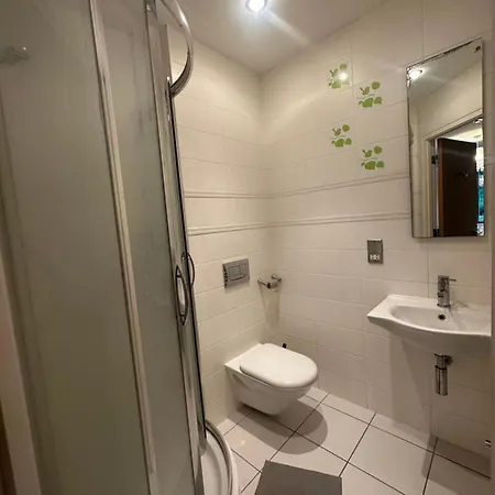 民宿 Master Bedroom With Ensuite Shower 莱奥帕兹敦