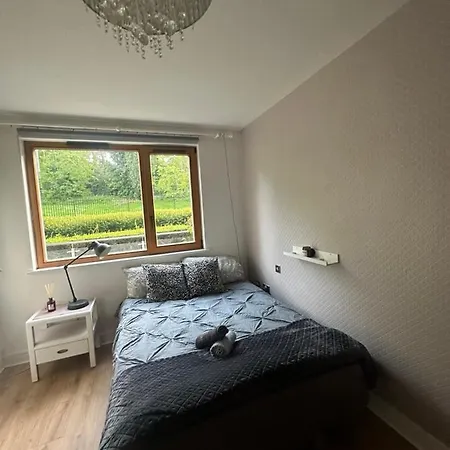 Master Bedroom With Ensuite Shower * レパーズタウン