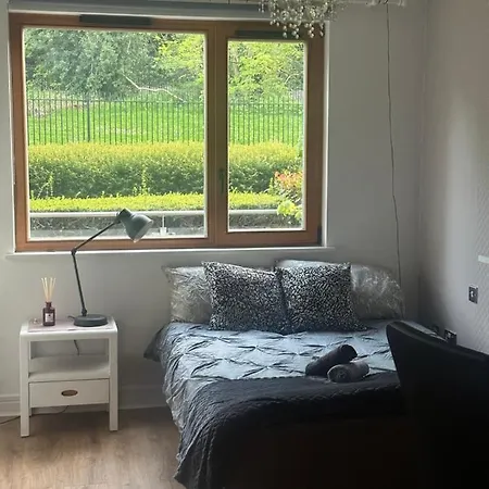 Master Bedroom With Ensuite Shower レパーズタウン